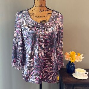 Ellavie silk blouse. Size 6. NWT.